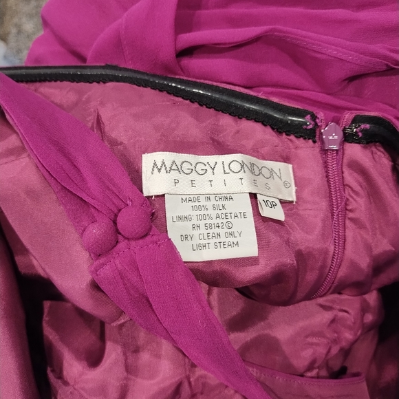 Maggie London Silk Halter Dress size 10P - Picture 2 of 4